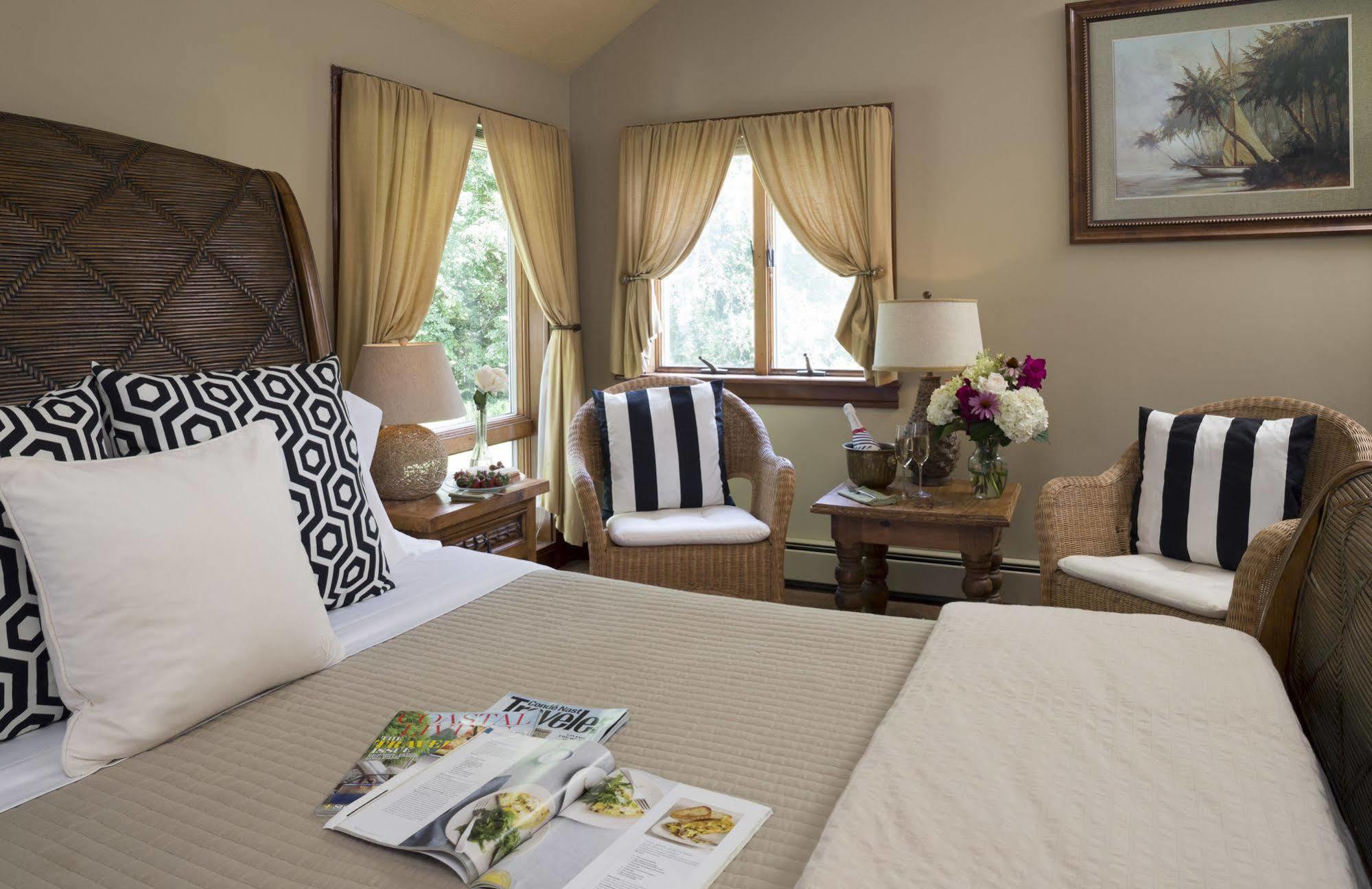 Abbey'S Lantern Hill Inn Ledyard Center Bagian luar foto