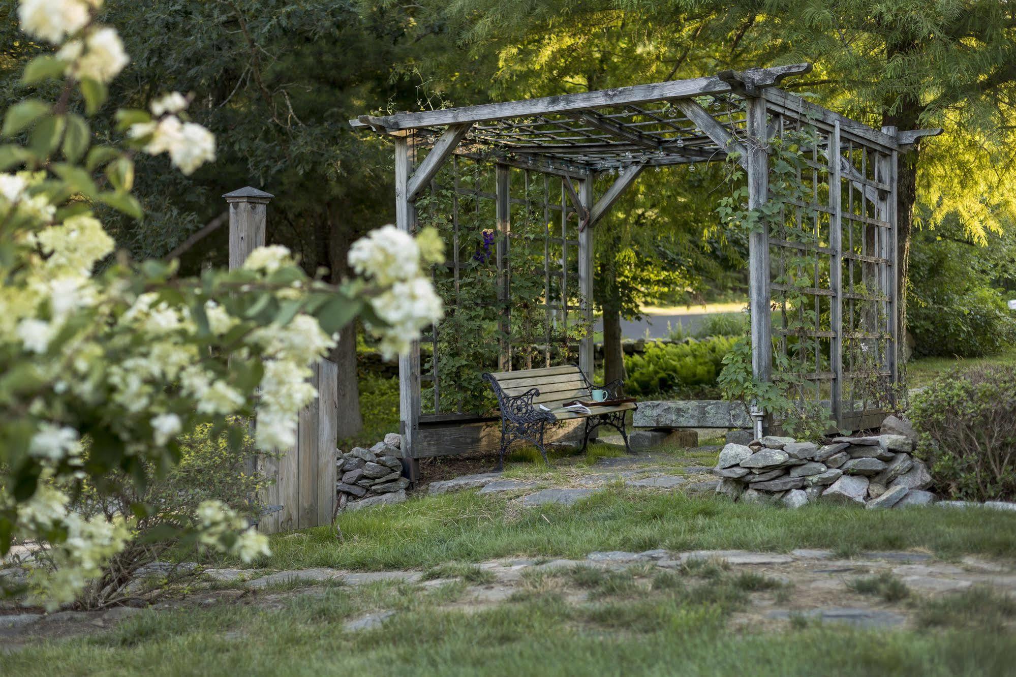 Abbey'S Lantern Hill Inn Ledyard Center Bagian luar foto